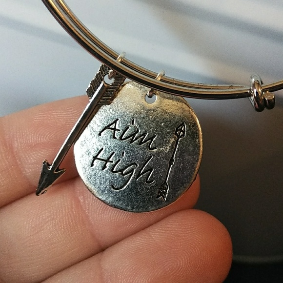 Handmade silver Aim High arrow bangle bracelet - Picture 2 of 2